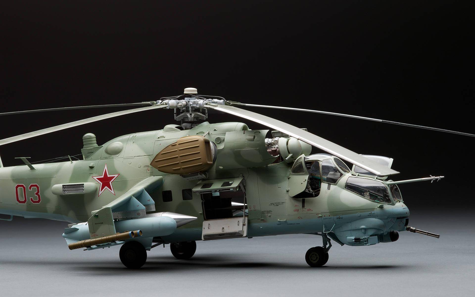 一架米-24模型的念头,但是当年苏联的一线武装直升机恰恰就是米-24