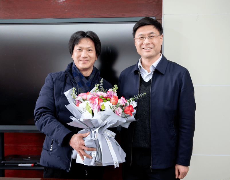 刘平走访慰问专家人才_手机搜狐网