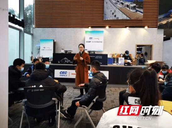 初中生|麓山国际实验学校初中生走进苏科智能 感受湖南高科技力量