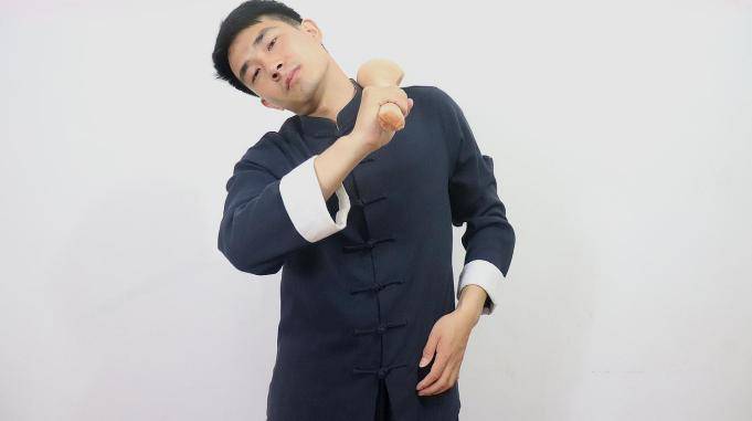 肩周痛颈椎痛每天拍打3分钟舒筋通络肩膀健康轻松