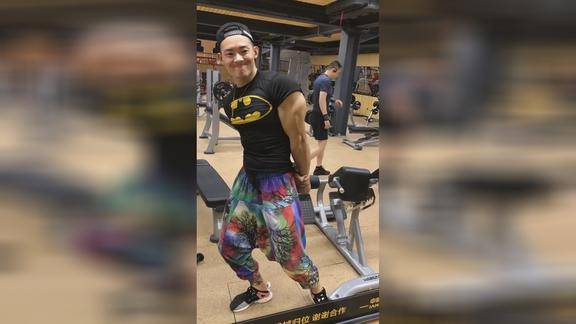 健身牛男备战状态