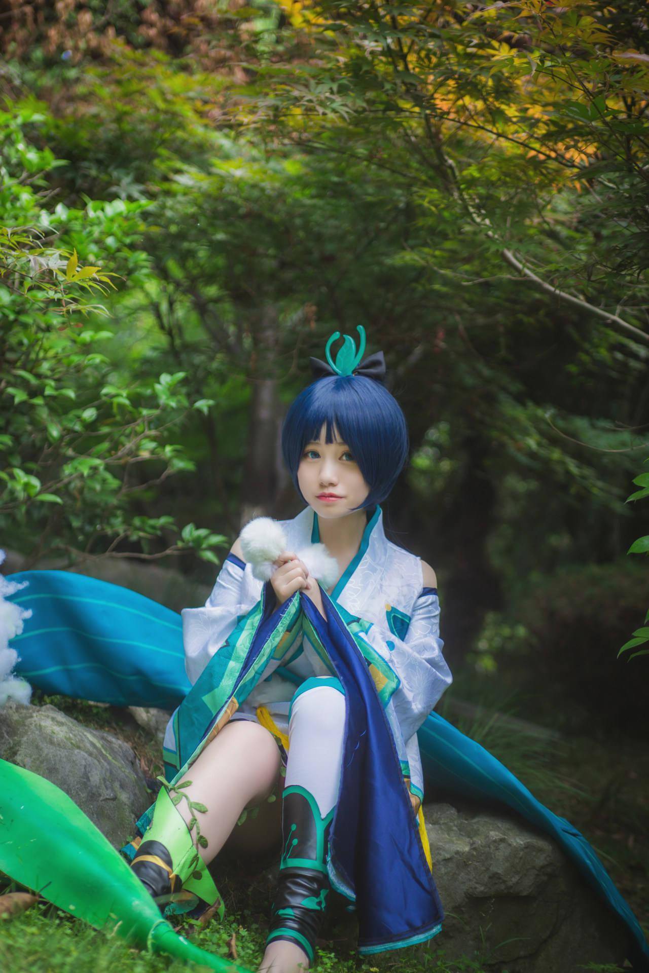 角色名:萤草 cn:特立独行的阿九九萤草:阿九 摄影