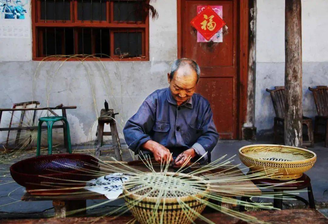 这其中,国家级非物质文化遗产"九狮图"的名号最为响亮.