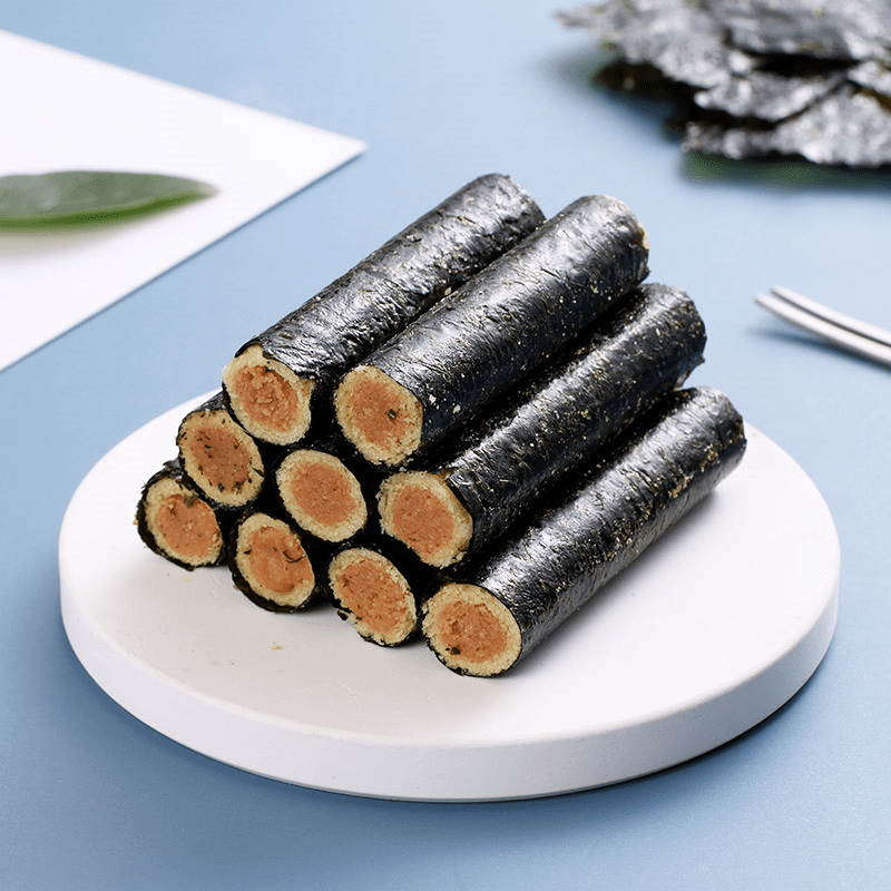 嗞脆,清脆的海苔,搭配上咸香的肉松,真是太让人满足了~第一层为海苔卷