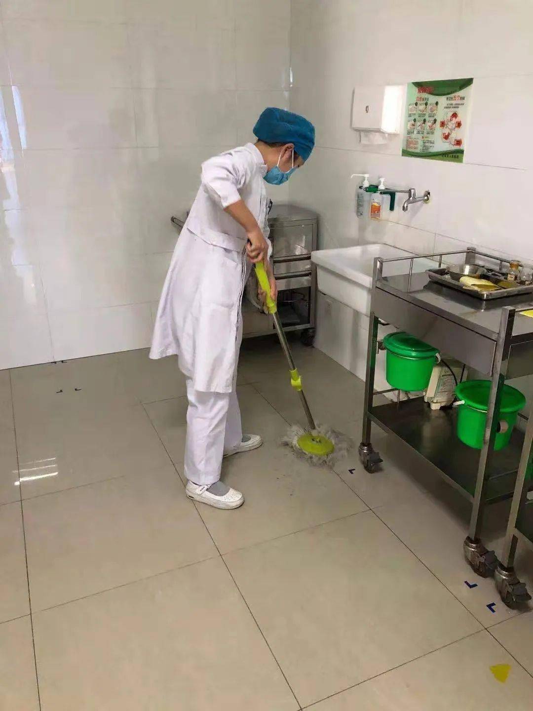 市人民医院开展净环境防疫情迎新春卫生大清扫活动