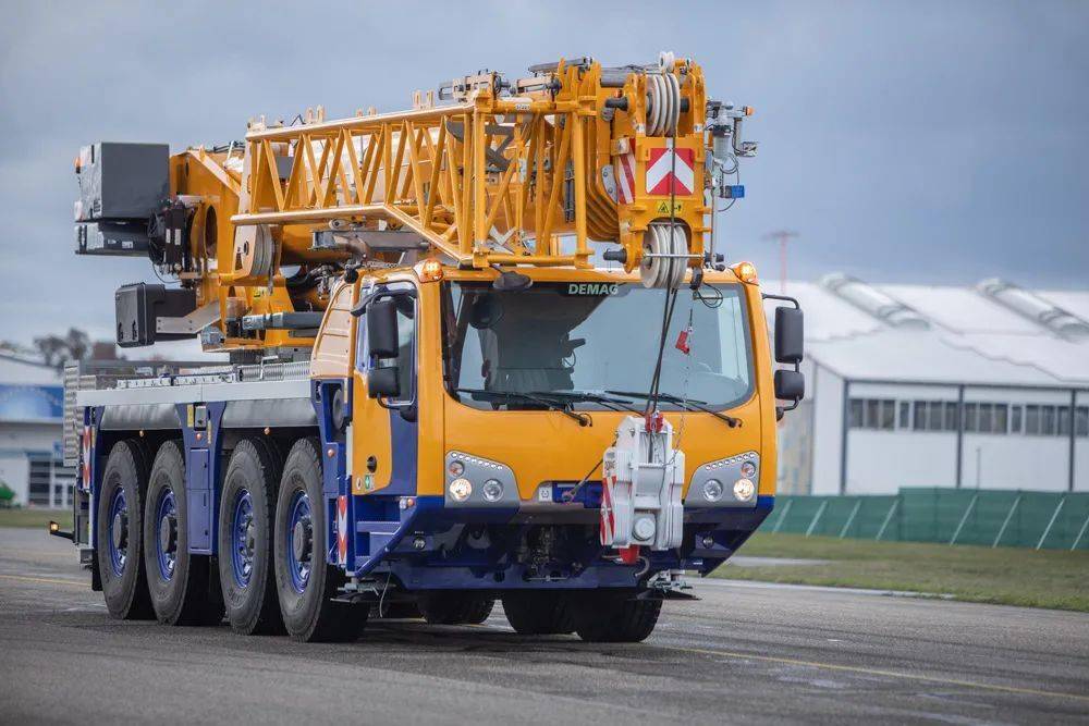 德马格推出80吨四轴起重机ac804