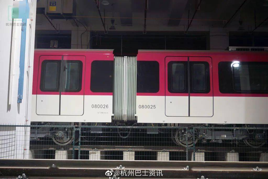 地铁8号线车辆曝光,运抵新湾车辆段!_杭州