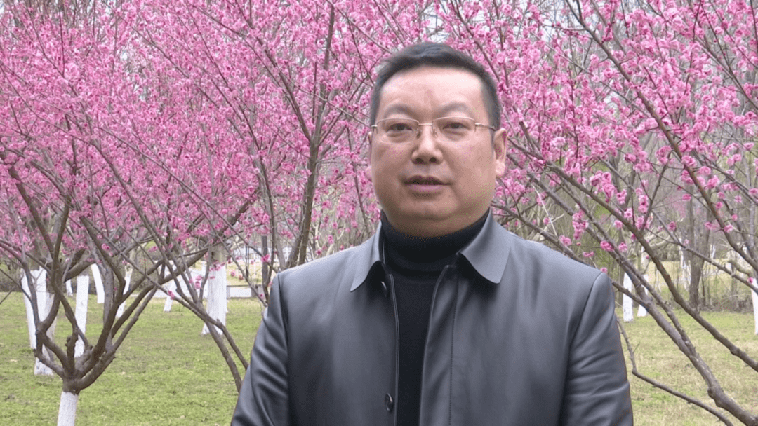 县林业局局长 刘小泉截至目前全县林地面积已达496万亩同十二五相比