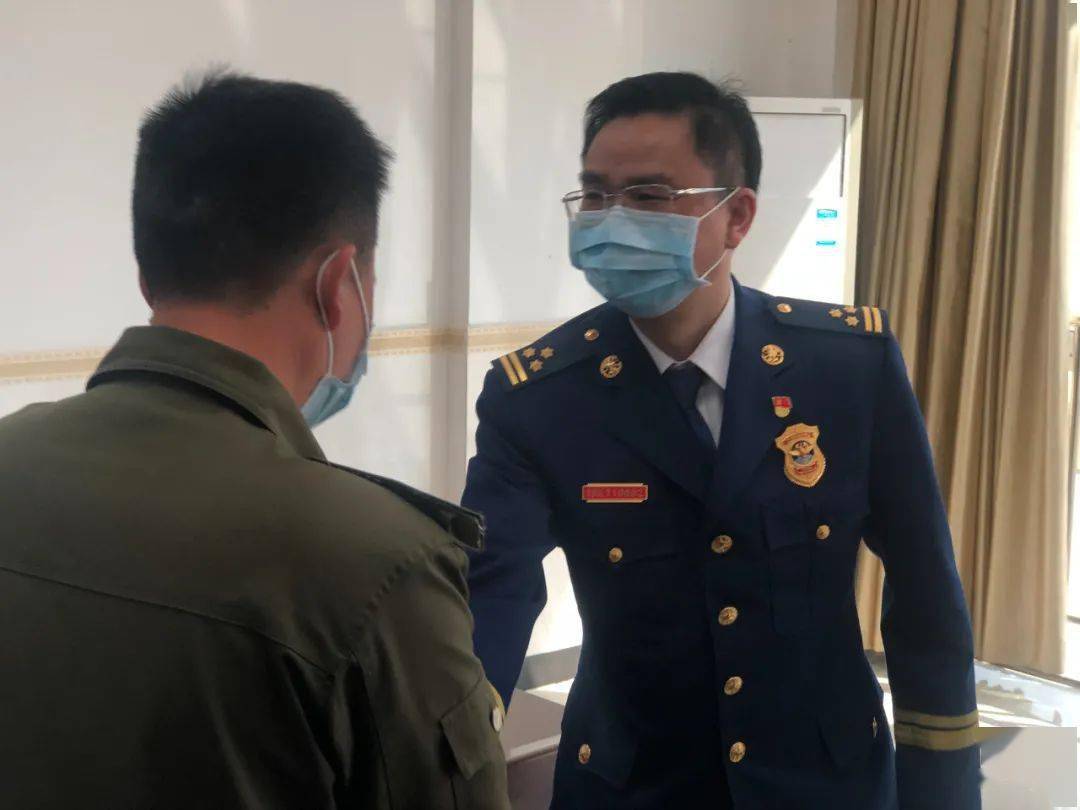 李永生政委一行还对大队队伍管理和春节消防安保工作开展了实地督导