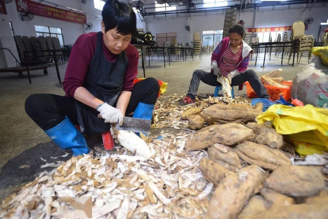 到了今天年廿八欢迎大家报名预定内容是"黄伟耀定于年廿八整夹肉"便