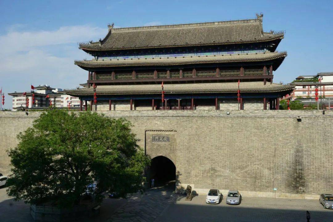 74西门称"安定门",原为唐皇城西面中门,明末扩建后位置略向南移