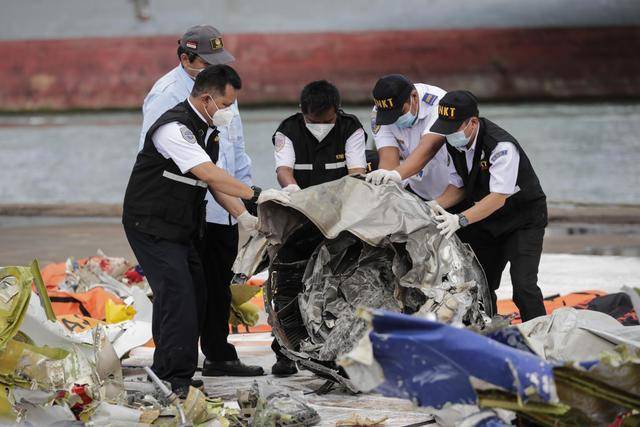 印尼航班坠毁最新消息图片