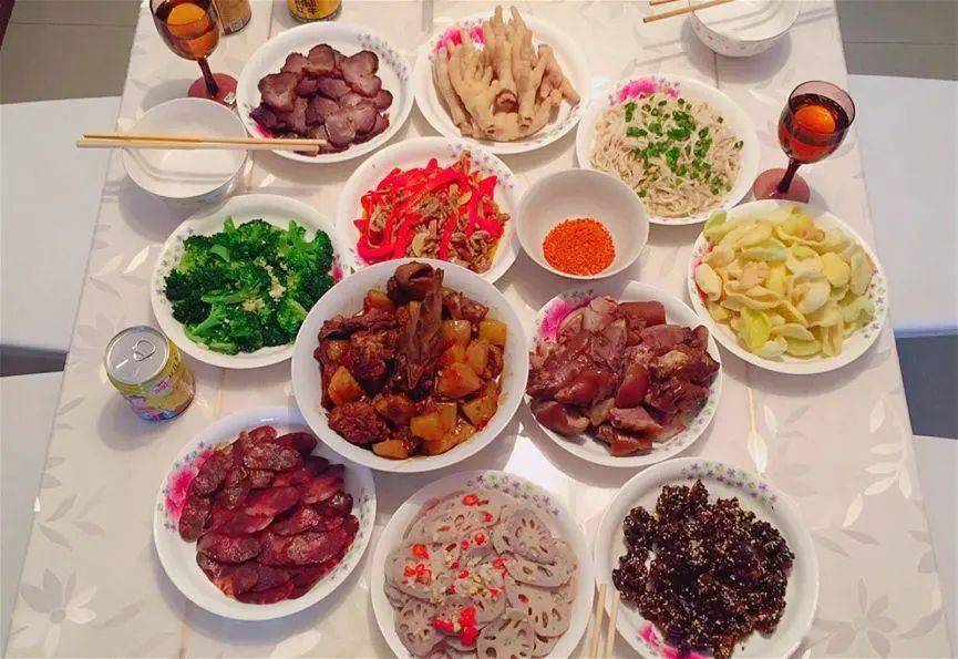 除夕到啦今晚你们家年夜饭吃什么