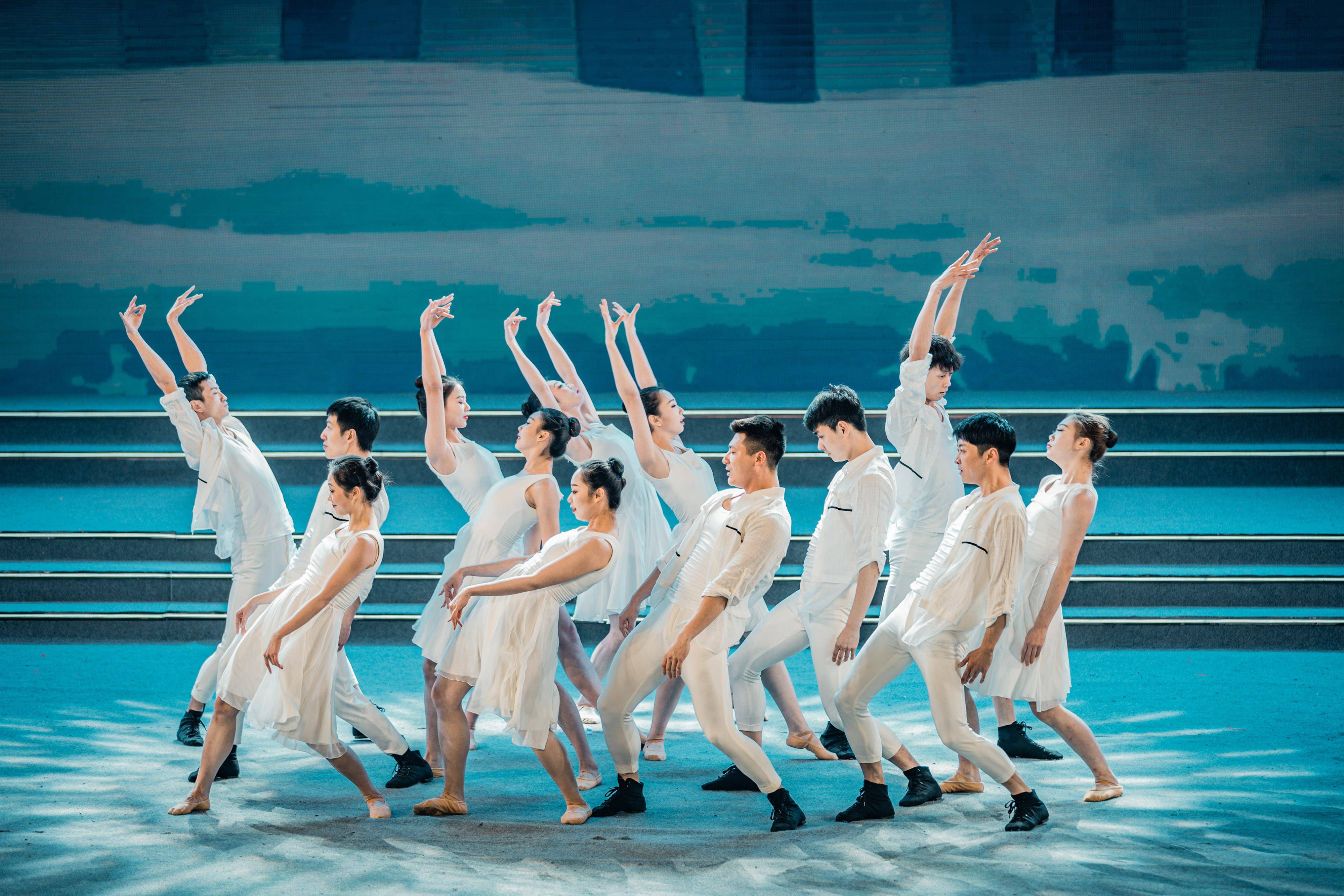 重庆歌舞团助力双城记参演云春晚