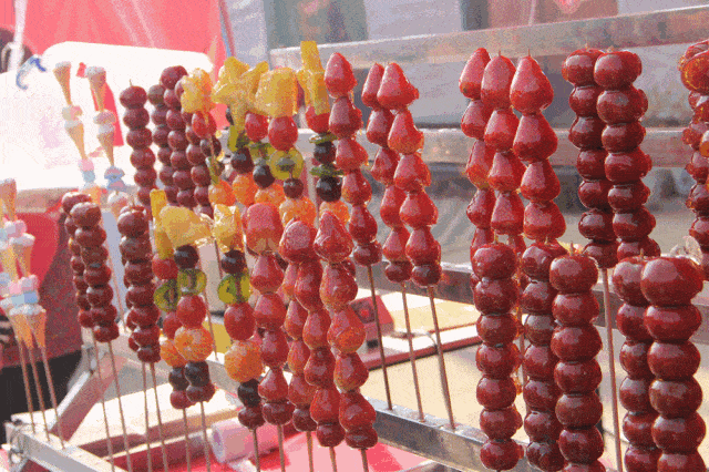 冰糖葫芦捏泥人糖画棉花糖绝对是新年必不可少的配备捏泥人,写对联