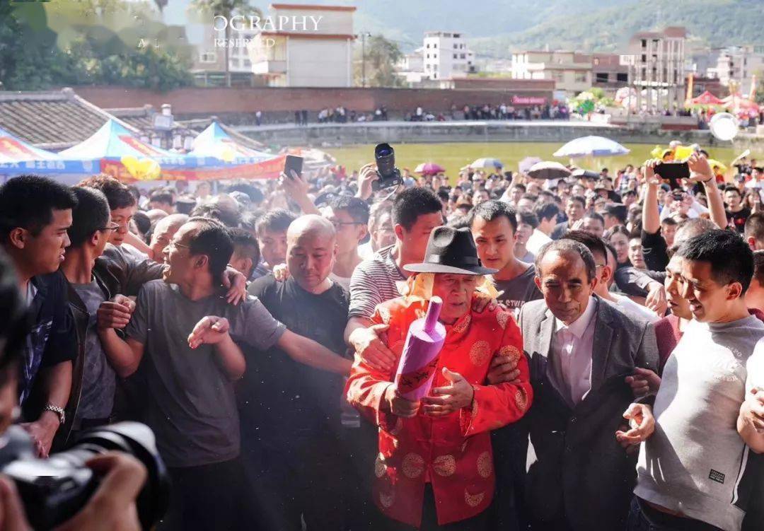 接亲排球游戏，传统婚俗中的欢乐新篇接亲排球游戏叫什么