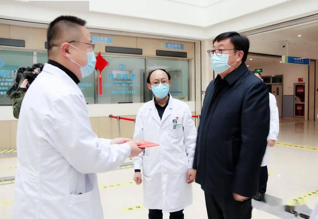 大年初一县委书记杨海林看望慰问一线干部职工并检查相关工作