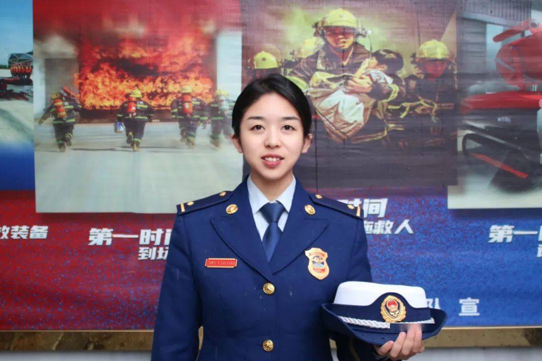 桂林消防员的春节蓝玫瑰的温柔坚守