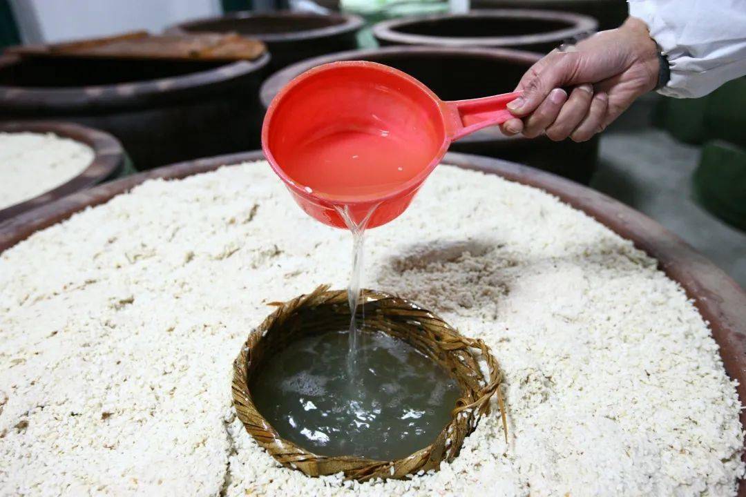 马鞍山年味之手工糯米酒一碗米酒解乡愁