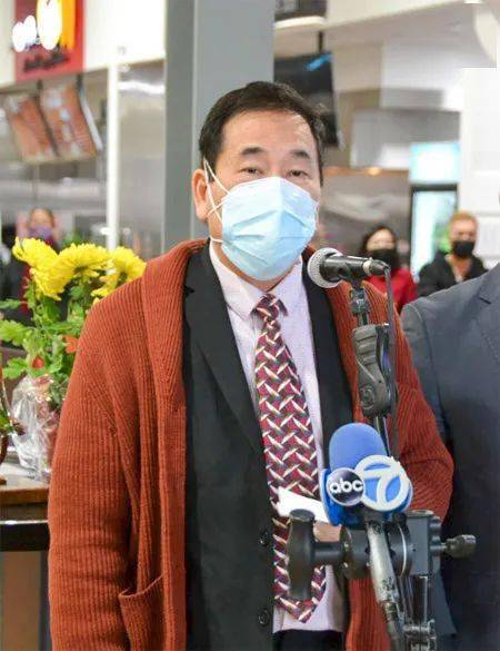 奥罗拉市长庆祝中国年香港超市美食广场新春剪彩