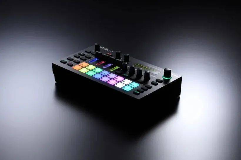 记录指间灵动：手把手教你玩转Roland MC-101 GROOVEBOX（一）_手机搜狐网