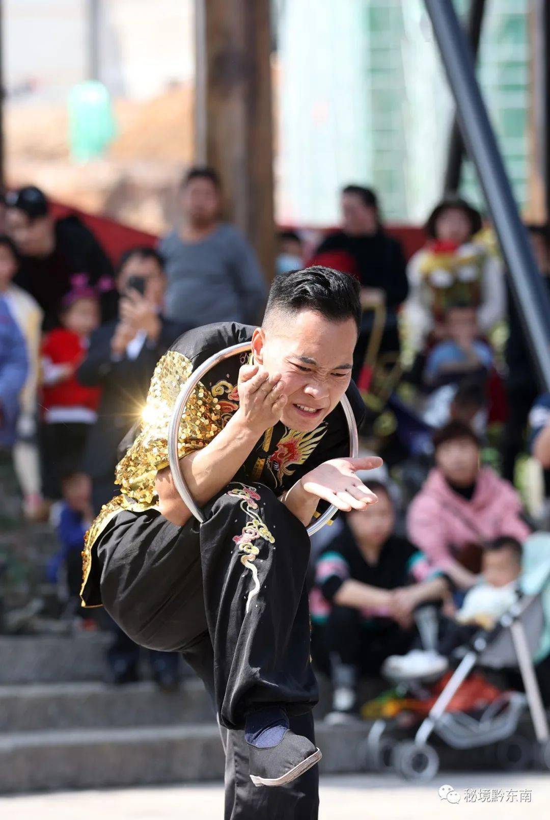 关注贵州丹寨新春杂技秀欢乐过大年