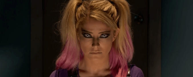 小魔女诡异的一笑说道他要重生了,然后开始惨兮兮的笑,很渗人的.