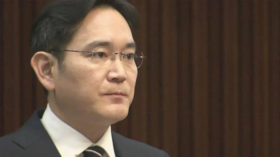 韩国富豪排行榜_韩国首富终于换了人:三星少东家下滑到第2,新首富身价约800亿