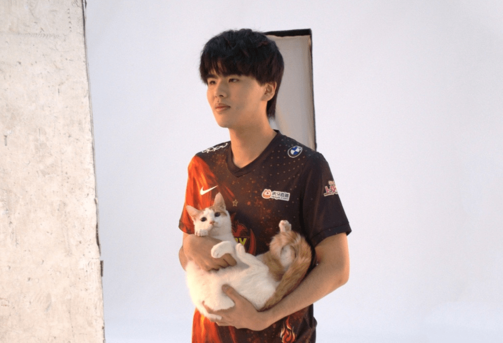 lck首战将至!prince段位创新高 fpx果然没选错人