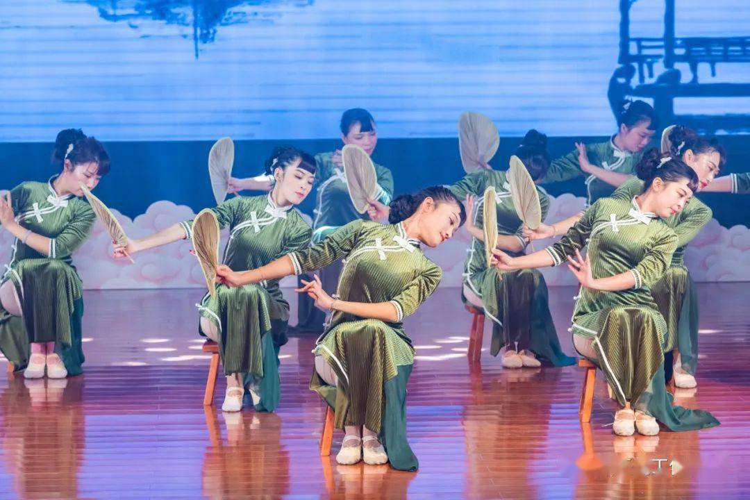 正月初六晨光曲一年之计在于春