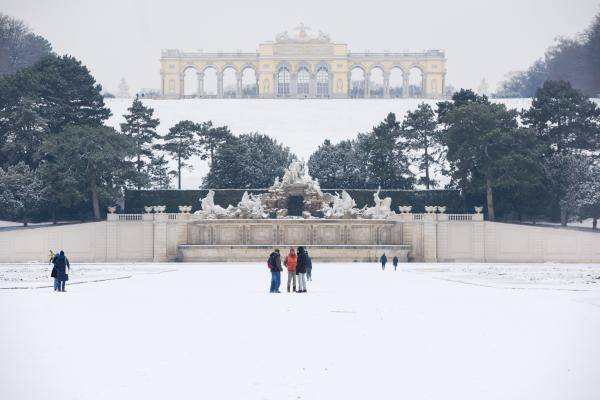 美泉宫雪景