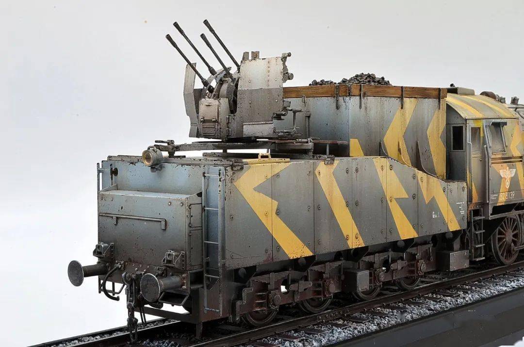 别人都在约炮,只有他对列车炮情有独钟