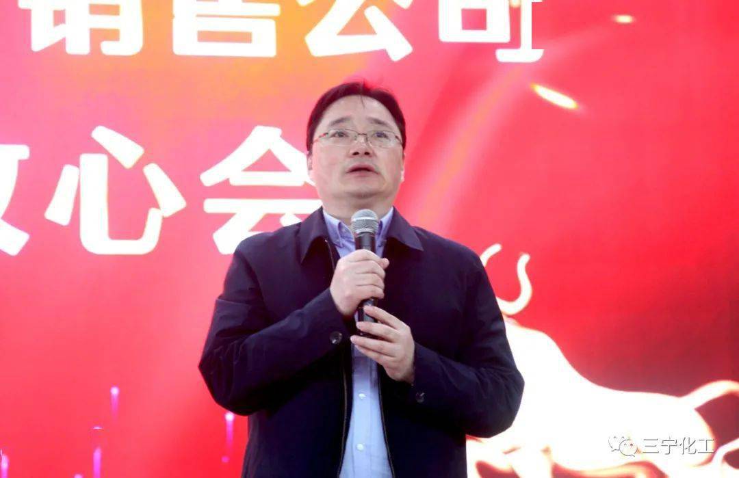 李寒尽,张炳亮,李辉在表态发言中表示:严格按照目标指标落实具体措施