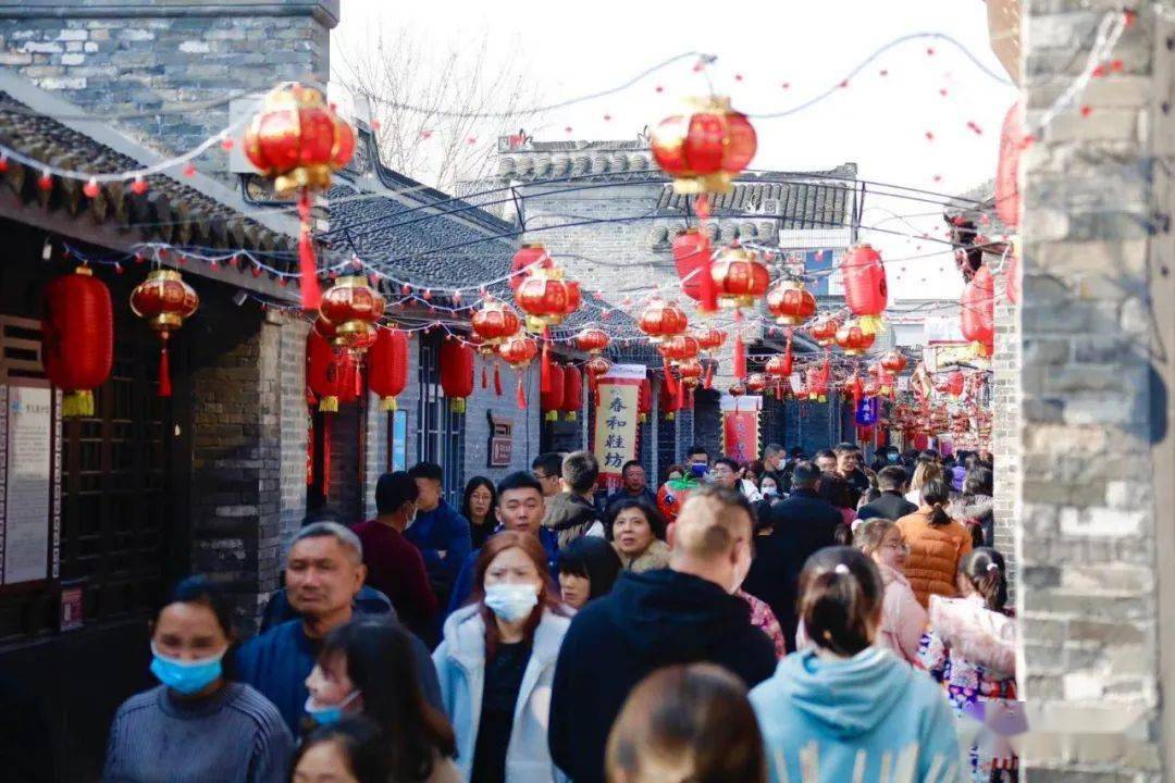 城市的街道里猜四字成语_四字成语画画猜(3)