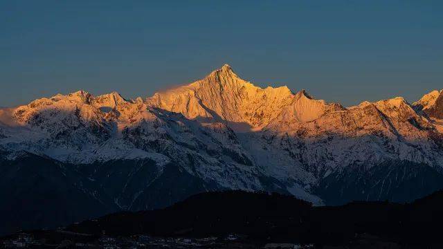 为了拍日照金山，我蹲守了六天五夜