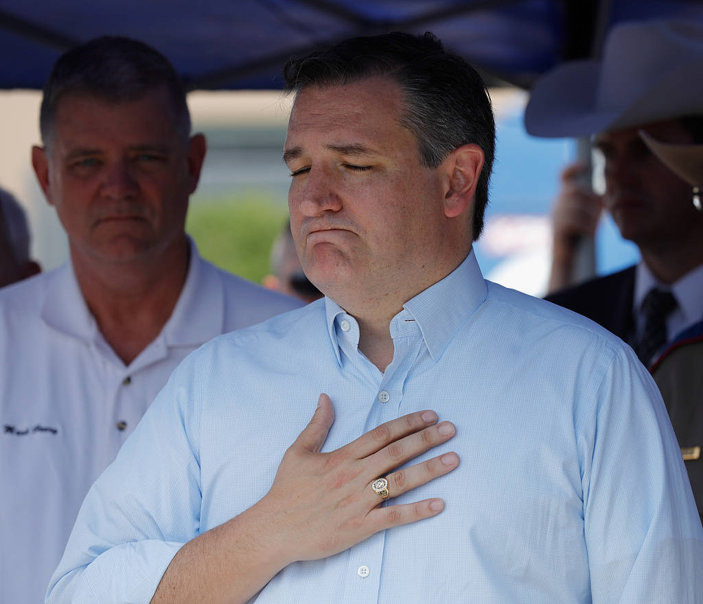 参议员特德·克鲁兹(ted cruz)却在18日被曝和家人乘坐飞机前往墨西哥