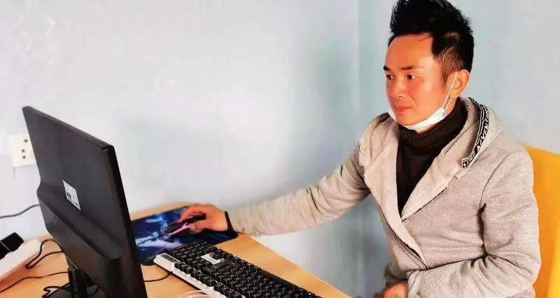 八三年出生的高友良,是梅川镇赵俊村一个普通农家的孩子,一九九九年