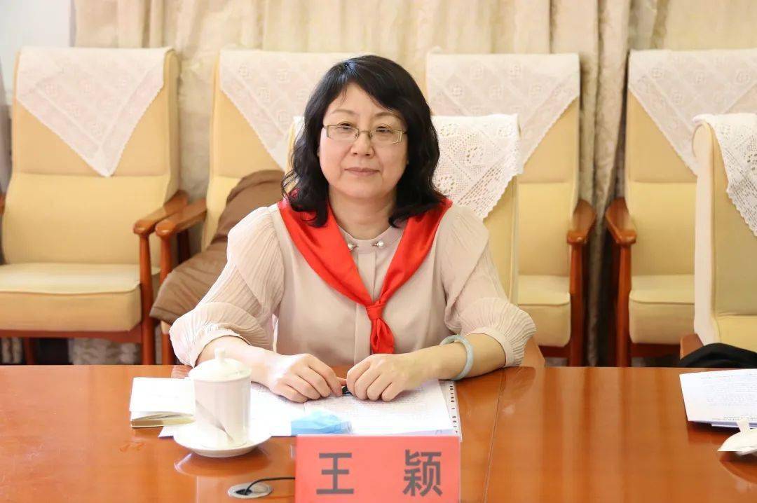 天津市滨海新区塘沽工农村小学德育副校长兼少先队大队辅导员王艳丽:"