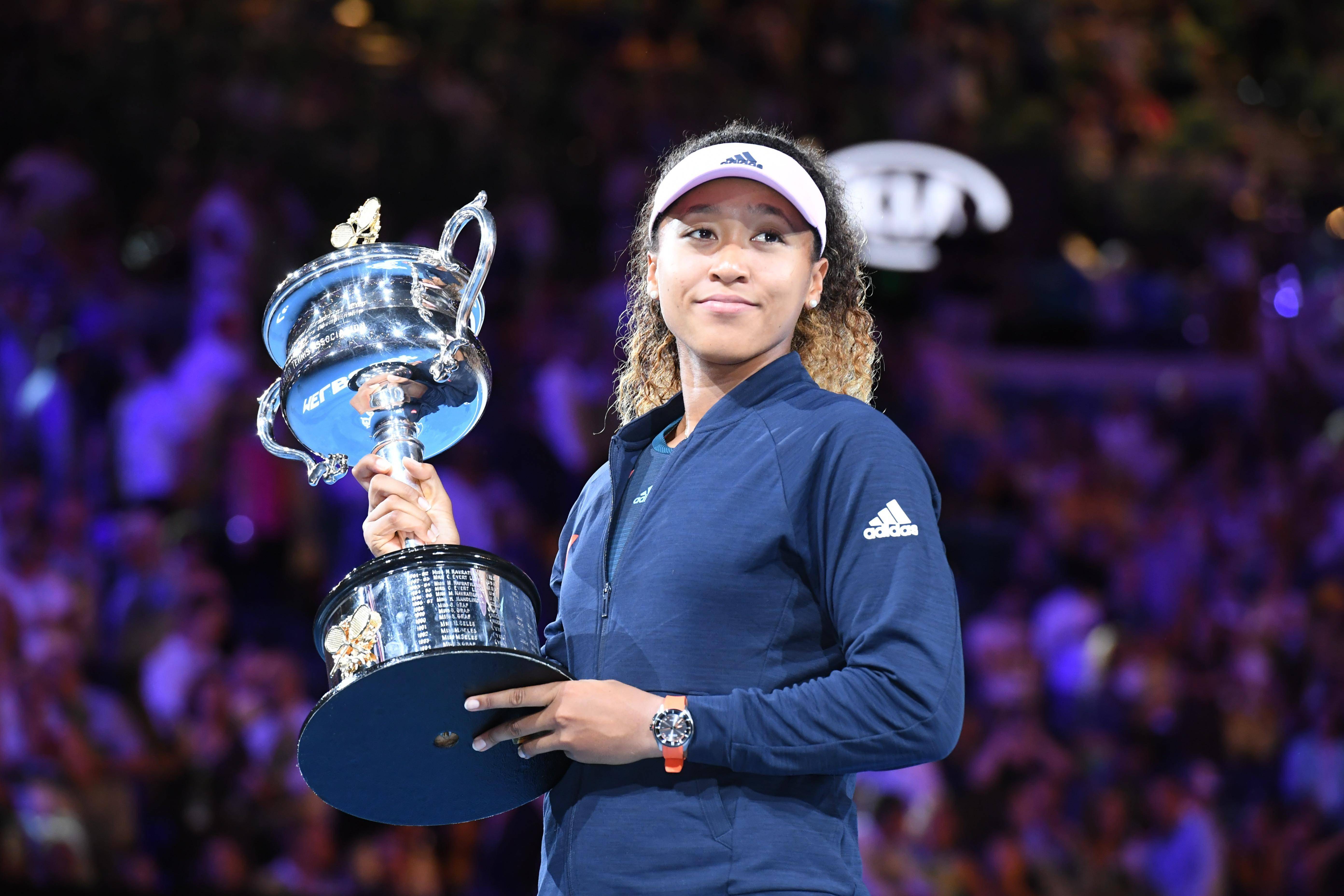 尽显王者气质 大坂直美横扫取胜夺得澳网女单冠军