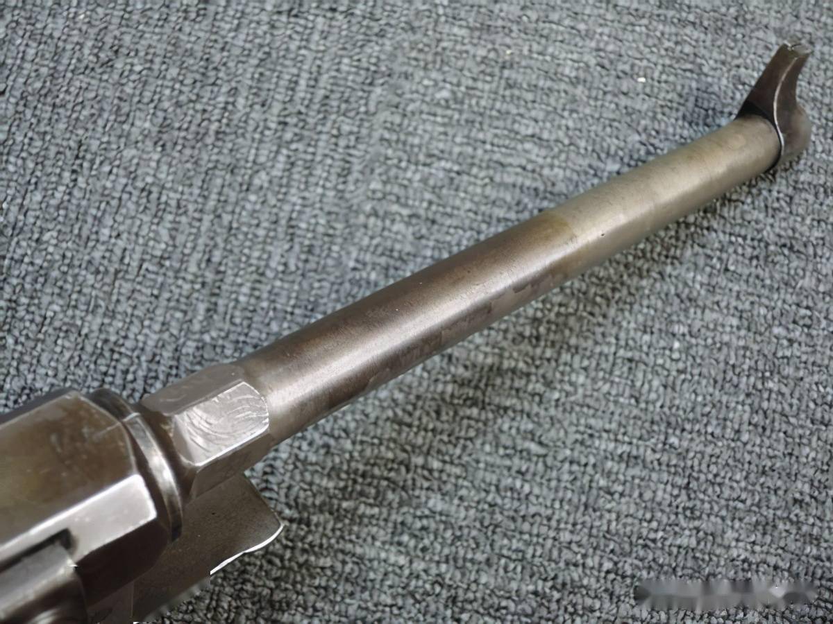 二战最迷你冲锋枪又丑又歪有深意墨索里尼和情妇毙命枪下