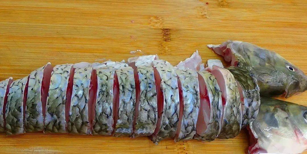 草鱼去腥,别只会放生姜放料酒,卖鱼大哥的绝招,鱼肉鲜嫩无腥味