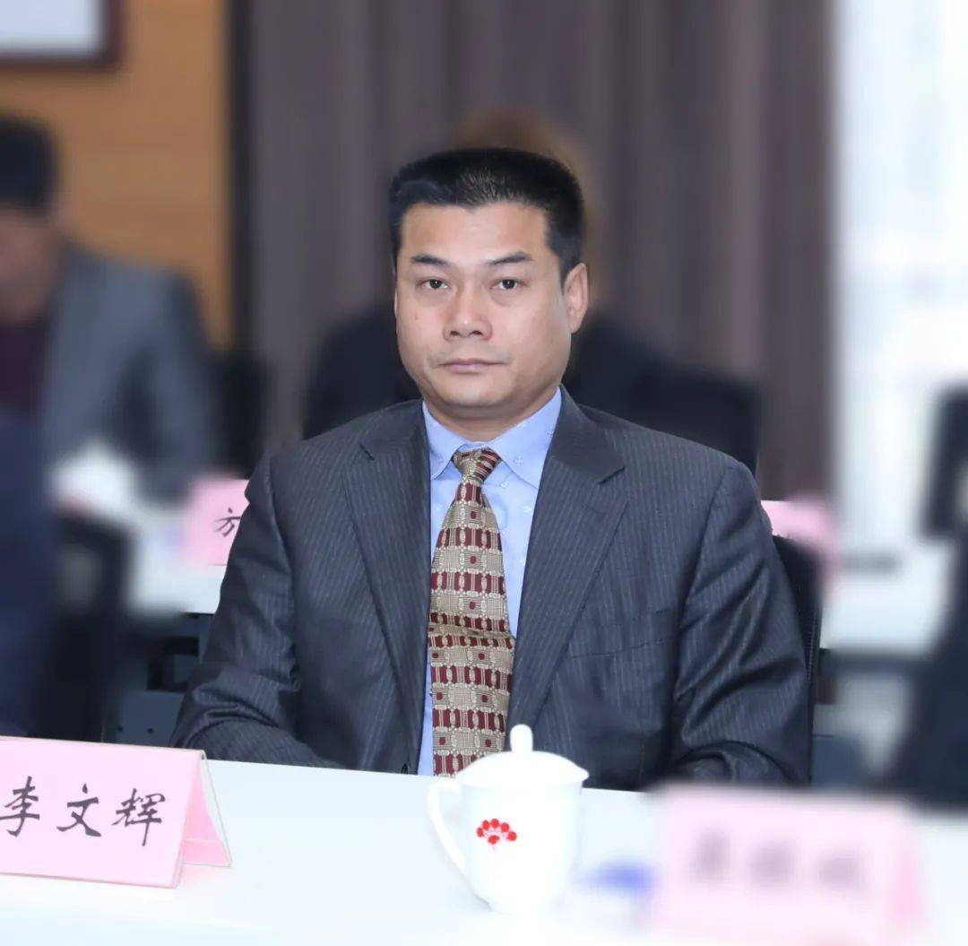 我会常务副会长李文辉(左),李旭升(右)我会常务副会长孙杰深(左),常务