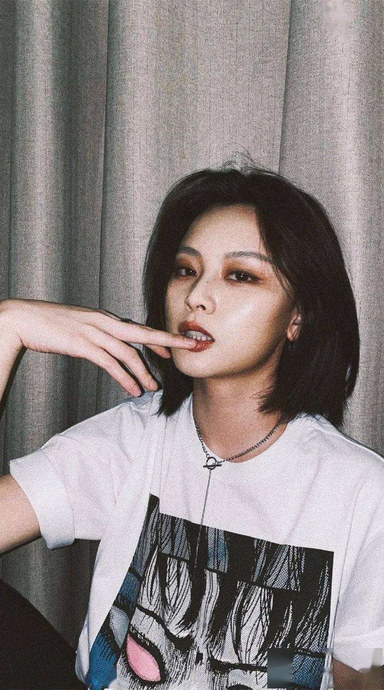 手机壁纸尚语贤