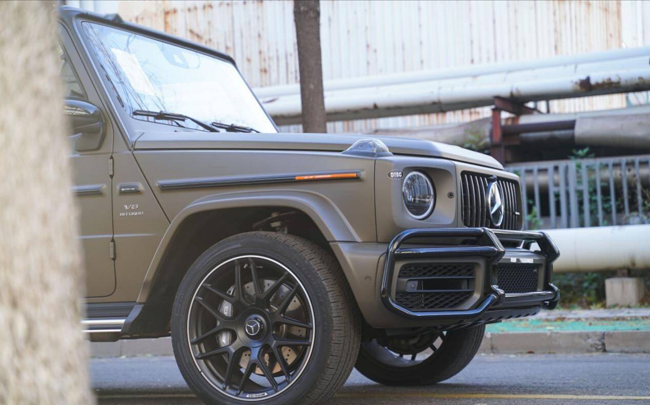 2021款奔驰g40t四驱越野给力磨砂金外观真帅气