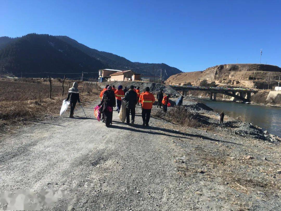 五无甘南多彩碌曲阿拉乡田多村开展环境卫生整治工作