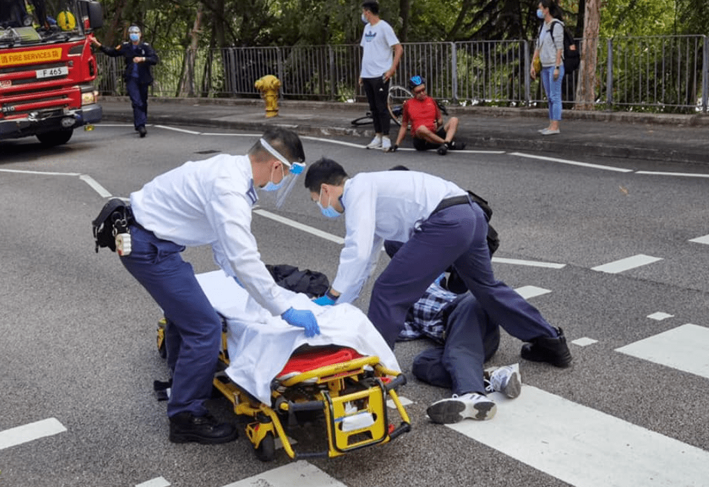 香港救护车救人图片