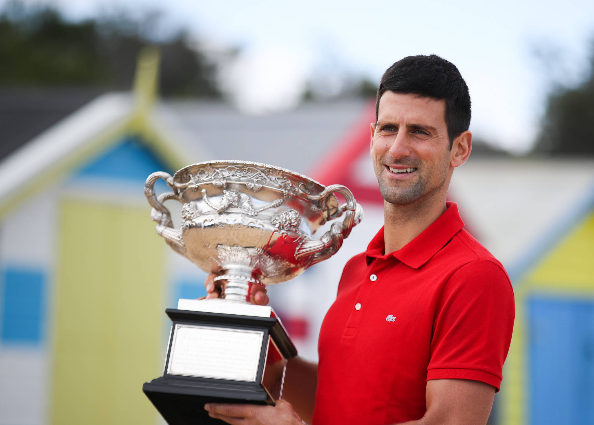 网球焦科维奇海滨展示澳网冠军奖杯