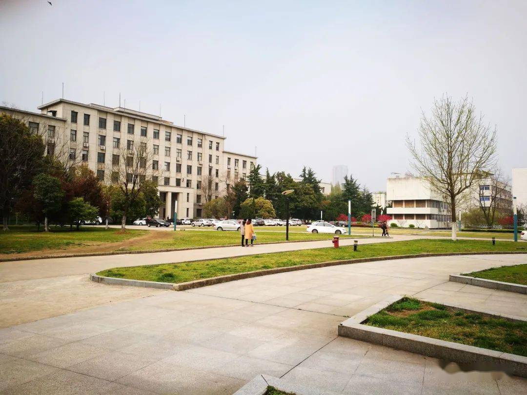 与安徽大学江淮学院转让给市政府不同,江西财经大学现代经济管理学院
