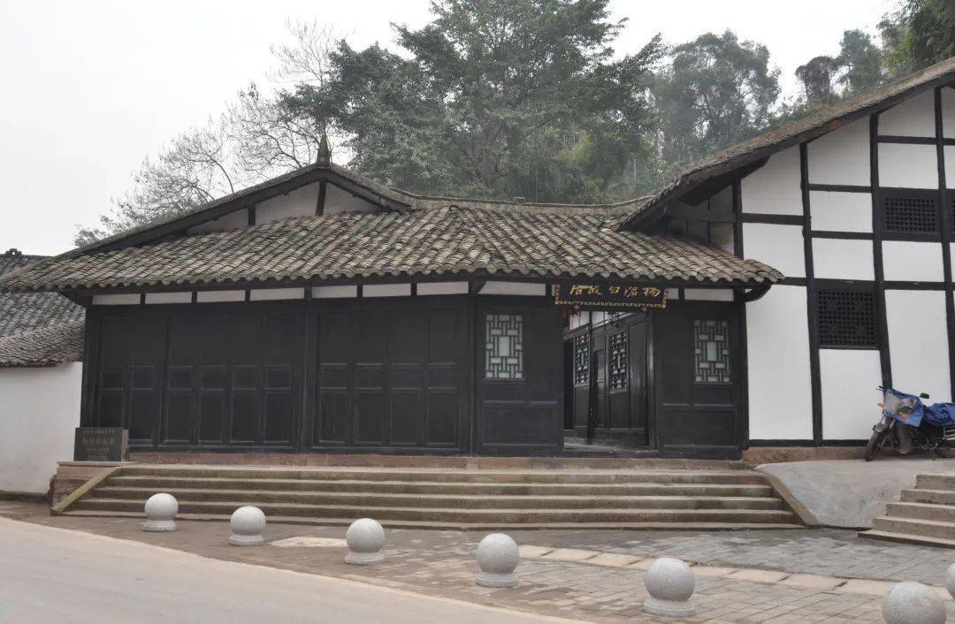杨沧白故居开放时间:9:00—17:00(每周二,四,六及法定节假日)地 址