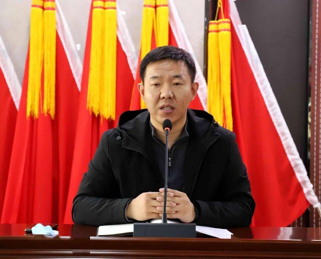 邹平市青阳镇召开周一例会